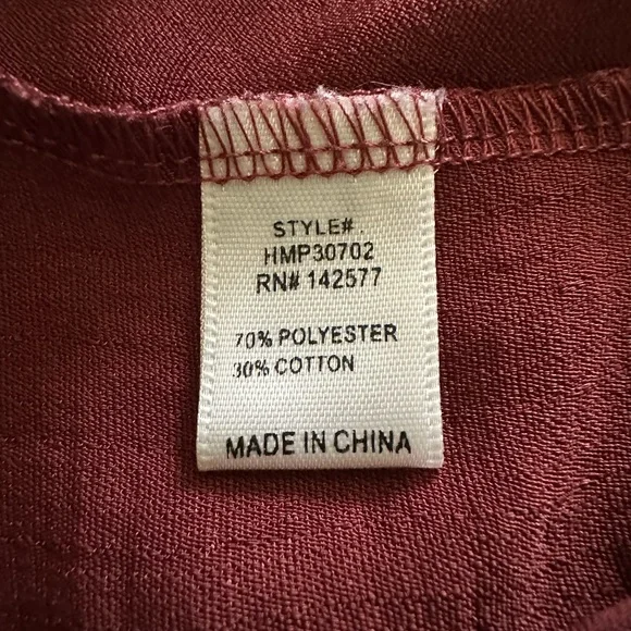 Haute‎ Monde Maroon Jumper V-Neck Seamless Short Sleeves  M Size Medium. NWOT - Picture 13 of 14